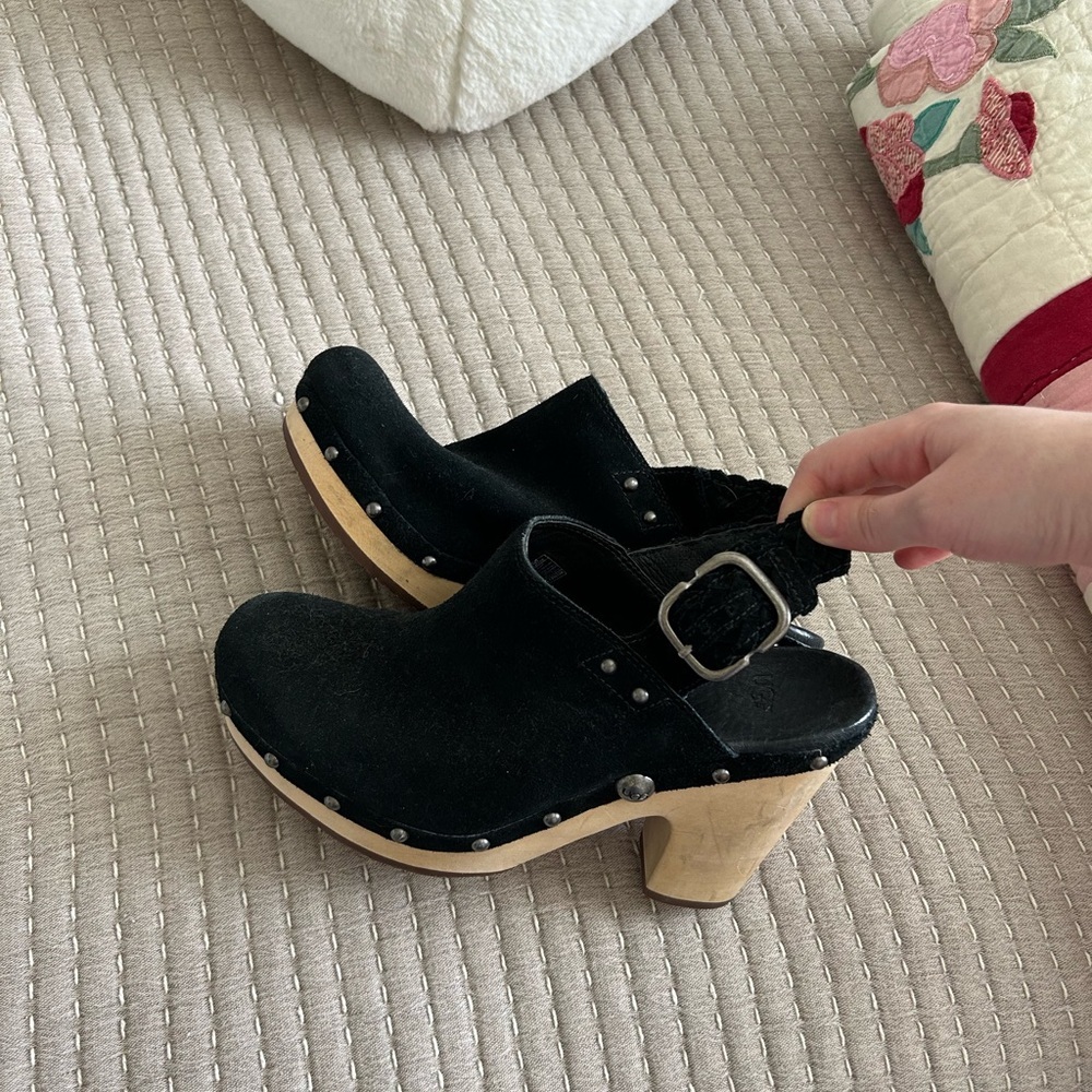 UGG platform heel shoes